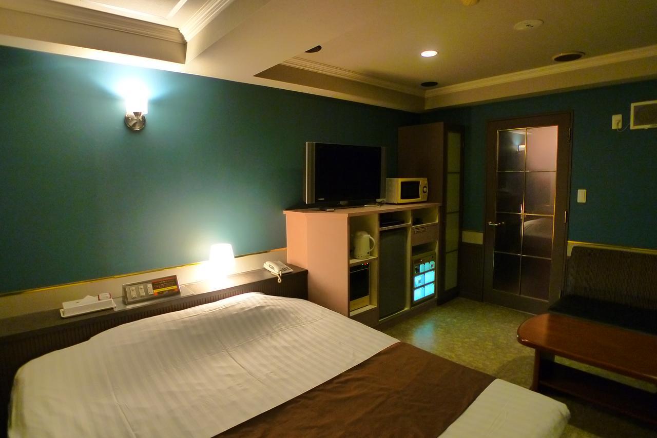 Hotel Golf III Atsugi (Adults Only) Екстериор снимка